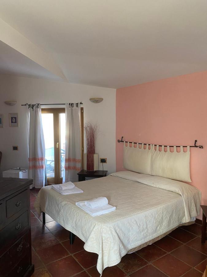 Locanda Tipica Sa Corte Oliena Extérieur photo