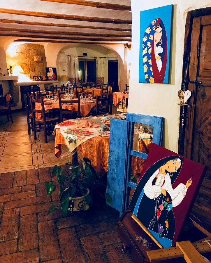 Locanda Tipica Sa Corte Oliena Extérieur photo
